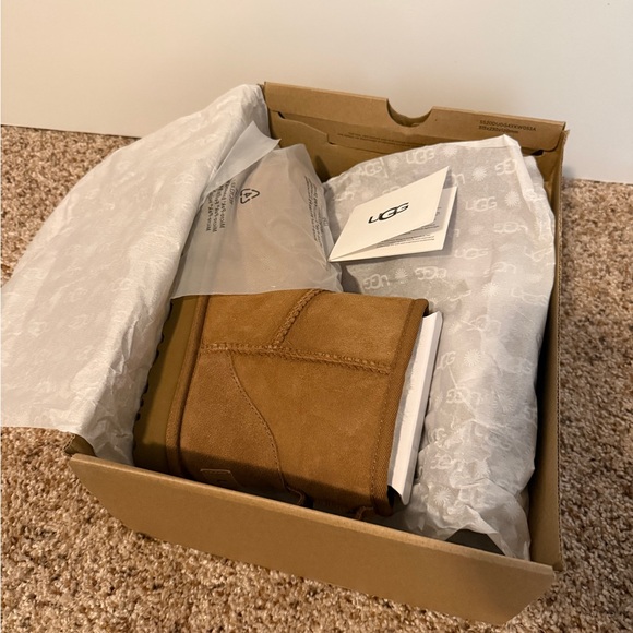 UGG Women’s Classic Mini II - Picture 6 of 9